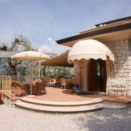 Residence Casa Maria Ассенца-ді-Брензоне Екстер'єр фото