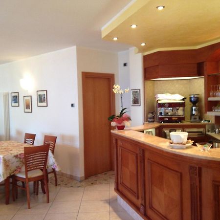 Residence Casa Maria Ассенца-ді-Брензоне Екстер'єр фото